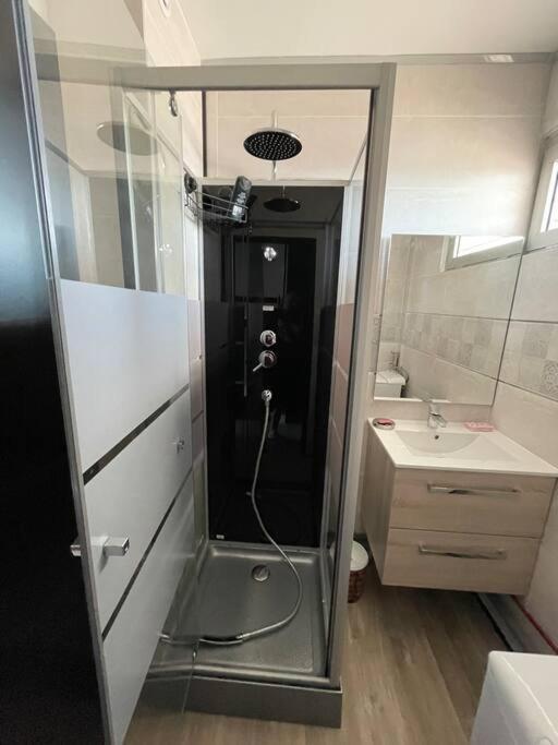 Joli Studio Cabine 1Ere Ligne Avec Parking Prive Palavas-les-Flots Exterior photo